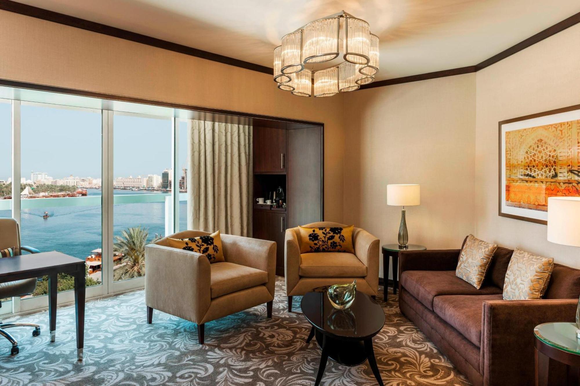 Sheraton Dubai Creek Hotel & Towers Exterior photo